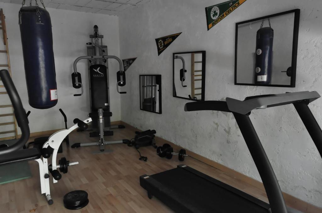 Bed and Breakfast La Demeure Eyguieres Экстерьер фото