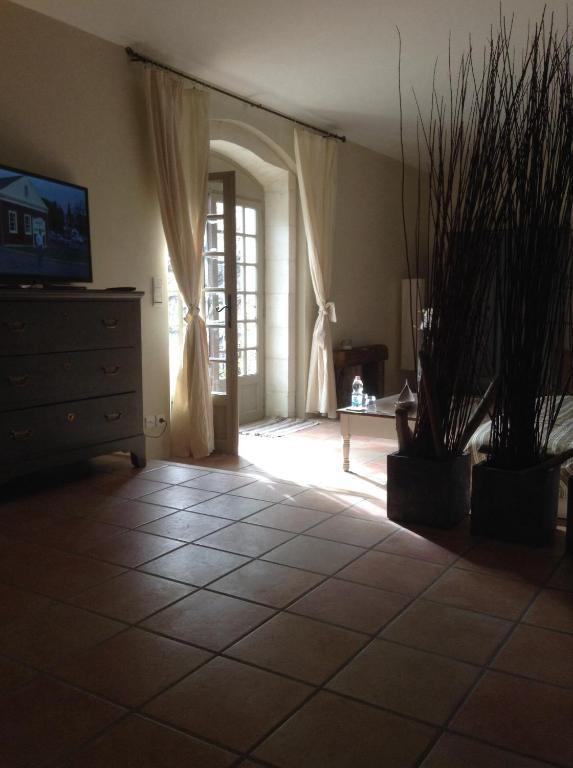 Bed and Breakfast La Demeure Eyguieres Номер фото