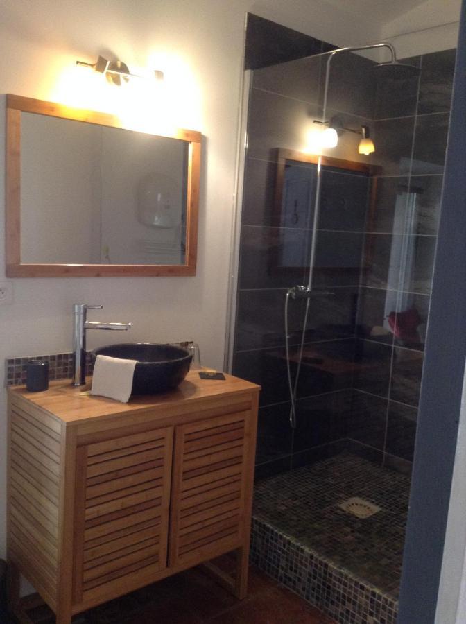 Bed and Breakfast La Demeure Eyguieres Экстерьер фото